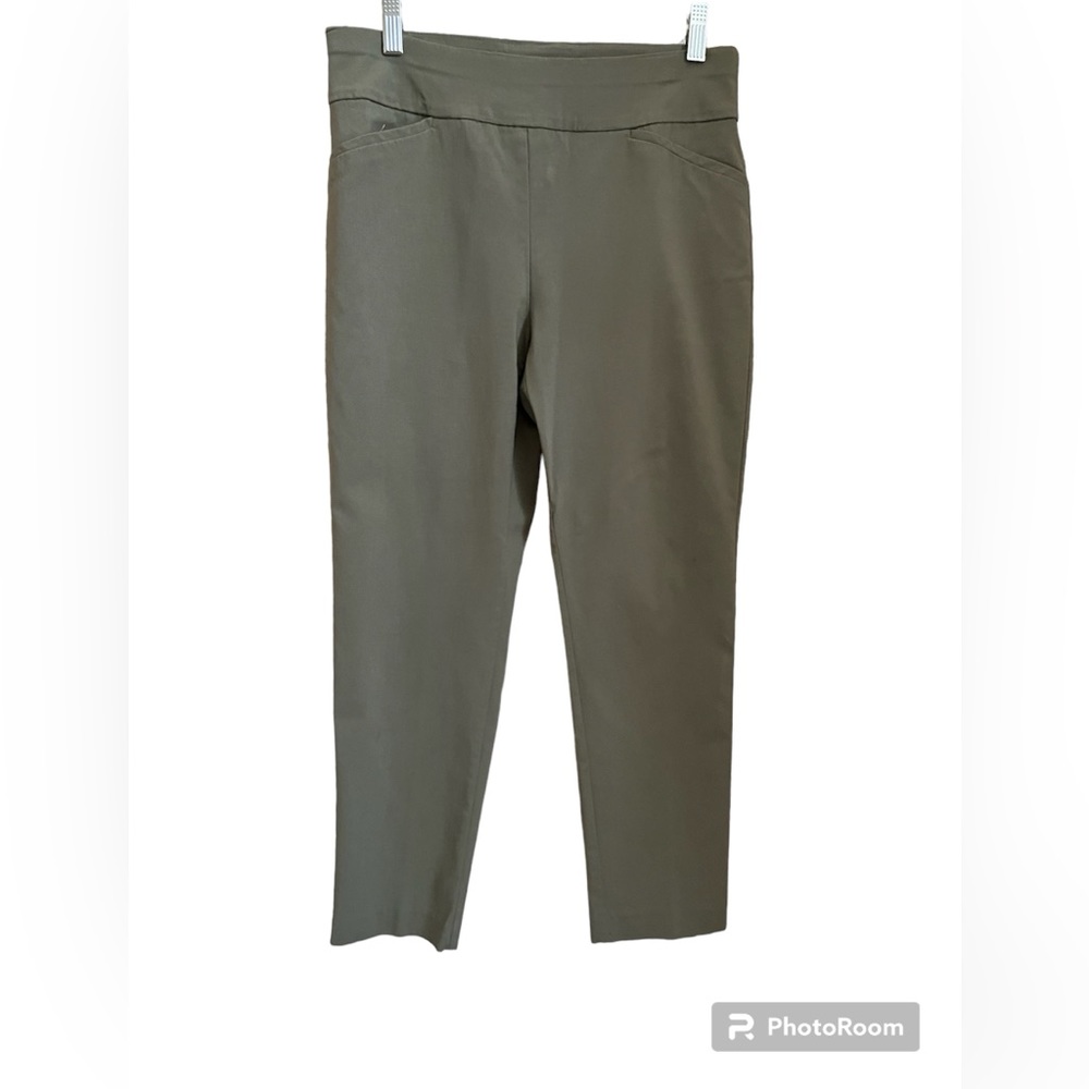 Chico’s Fabulous Slimming Perfect Stretch in green. Size 0.5. (S-6) Ankle pants
